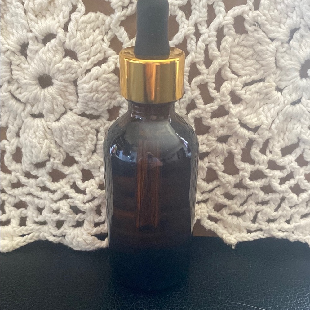 Hair Treatment 100% Natural Sapuyulo Oil helps prevent hair loss and dandruff